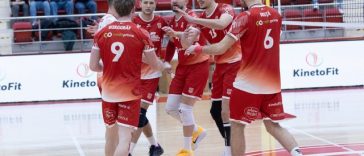 Volei masculin: Arcada Galaţi – Dinamo Bucureşti, 2-2 la general, în finala Diviziei A