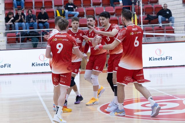Volei masculin: Arcada Galaţi – Dinamo Bucureşti, 2-2 la general, în finala Diviziei A