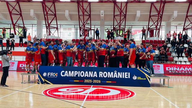 Handbal masculin: Dinamo Bucureşti, victorie cu SCM Poli Timişoara în ultimul meci al sezonului, încheiat cu titlul, Cupa şi Supercupa României
