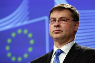 Valdis Dombrovskis: UE îşi reduce prognoza de creştere economică şi majorează estimarea privind inflaţia, din cauza războiului cu Iranul