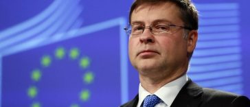 Valdis Dombrovskis: UE îşi reduce prognoza de creştere economică şi majorează estimarea privind inflaţia, din cauza războiului cu Iranul