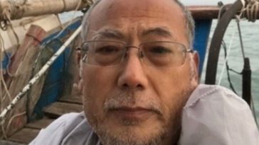 Un disident chinez, Dong Guangping, un fost poliţist, fuge din China către Coreea de Sud cu o barcă pneumatică. El este ”foarte probabil un caz de cerere de azil politic”, afirmă avocatul său