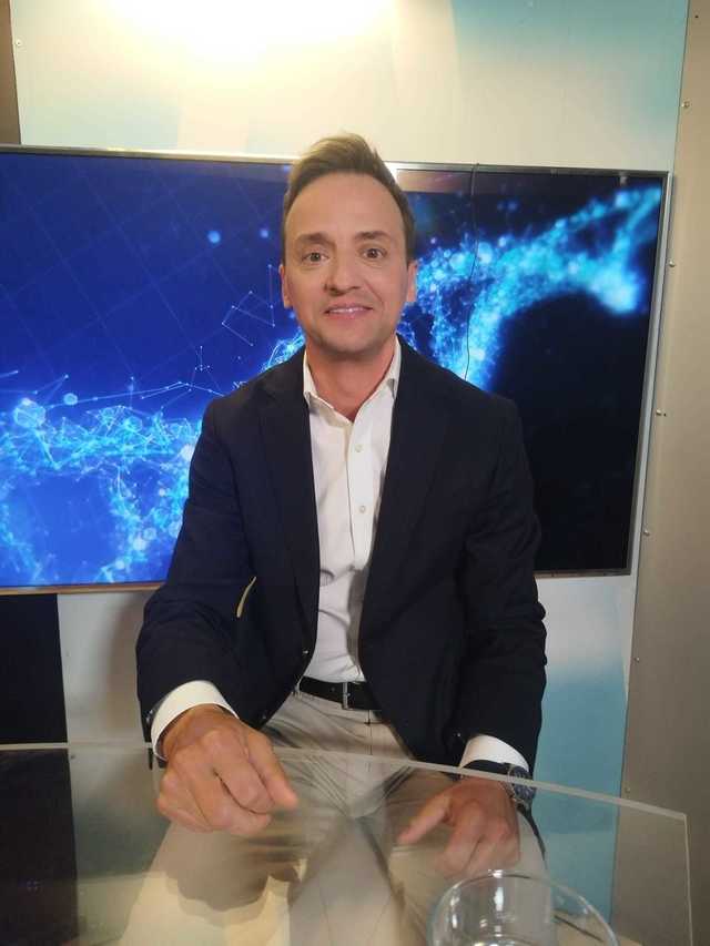 Dr. Bogdan Barta: În chirurgie, robotul este un instrument pentru chirurg. Chirurgul este cel care face acest robot să funcţioneze şi nu invers, el are controlul total al robotului