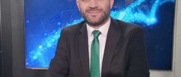 Dr. Decebal Fodor, despre chirurgia robotică: Fără chirurgul de la consolă, robotul este doar o maşinărie scumpă. Robotul nu are autonomie, nu ia decizii singur, nici măcar nu sugerează anumite gesturi chirurgului