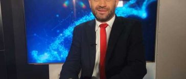 Dr. Decebal Fodor, despre chirurgia robotică: E ca şi cum am fi în interiorul corpului uman, atât de real vedem structurile. Dacă eu mişc manetele în exterior 3 centimetri, în interior se mişcă doar un centimetru
