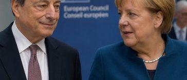 FT: Europenii se gândesc să apeleze la Angela Merkel sau Mario Draghi pentru a relua dialogul cu Vladimir Putin