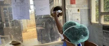 Unele ţări iau măsuri de ”precauţie” după ce OMS alertează cu privire la ”amploarea şi rapiditatea” răspândirii epidemiei de ebola în RDC
