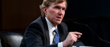 Administraţia Trump îşi suspendă participarea la Comisia Permanentă  Mixtă de Apărate Statele Unite-Canada şi acuză Ottawa că ”nu a făcut progrese credibile în angajamentele sale de apărare” şi nu contribuie suficient la apărarea Americii de Nord