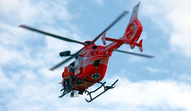 Prahova: Acţiune a salvatorilor în apropiere de Breaza, după ce un apel a anunţat că un ATV s-a răsturnat într-o zonă greu accesibilă. A fost solicitată şi intervenţia unui elicopter