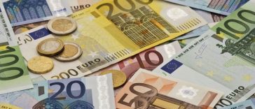 INS: Cifra de afaceri din serviciile de piaţă prestate în principal întreprinderilor în luna martie, în creştere ca serie brută cu 14,9%, raportat la februarie. Scădere, însă, comparativ cu martie 2025