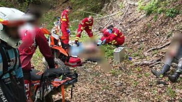 Bistriţa-Năsăud: Tânăr de 19 ani, care făcea enduro, mort după ce a căzut cu motocicleta într-o prăpastie