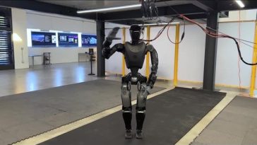 Un startup cu legături cu familia Trump vrea să introducă roboţi umanoizi pe câmpul de luptă
