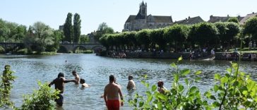 Guvernul francez anunţă şapte morţi din cauza unui val de caniculă, cinci înecuri şi două persoane moarte în timp ce făceau sport la Paris şi Lyon
