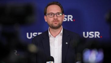 Dominic Fritz: Indiferent ce se întâmplă la moţiune mâine, miniştrii USR îşi vor face datoria şi poimâine / Fiecare parlamentar poate decide: alege ordinul şefului de partid sau va alege responsabilitatea / România nu se mai poate întoarce în beznă