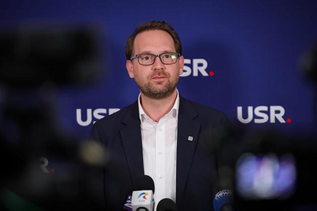 Dominic Fritz: Indiferent ce se întâmplă la moţiune mâine, miniştrii USR îşi vor face datoria şi poimâine / Fiecare parlamentar poate decide: alege ordinul şefului de partid sau va alege responsabilitatea / România nu se mai poate întoarce în beznă