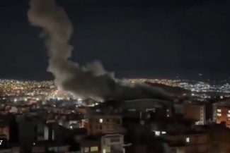 Emiratele Arabe Unite anunţă că au interceptat 15 rachete iraniene şi patru drone. Trei persoane au fost rănite. Şcolile vor trece din nou la învăţământul online