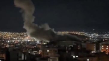 Emiratele Arabe Unite anunţă că au interceptat 15 rachete iraniene şi patru drone. Trei persoane au fost rănite. Şcolile vor trece din nou la învăţământul online