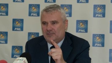 MOŢIUNE DE CENZURĂ – Gigel Ştirbu (PNL): Domnule Simion, aţi spus că Bolojan a făcut diverse tăieri, iar dumneavoastră astăzi bateţi palma cu cei care au fost parte la aceste decizii