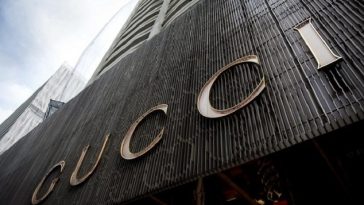 Turiştii care călătoresc în Europa pot recupera TVA-ul pentru cumpărături, dar mulţi pierd această oportunitate