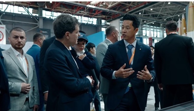 Reprezentanţii Hanwha Aerospace i-au prezentat preşedintelui Nicuşor Dan obuzierul K9, care va ajunge anul acesta în România, precum şi stadiul lucrărilor pentru centrul H-ACE, primul centru de excelenţă Hanwha pentru sistemele terestre din Europa