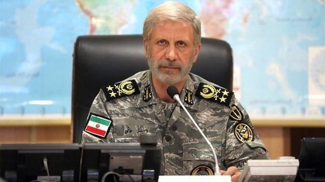 Agenţia iraniană de ştiri Fars afirmă că avertismentul şefului armatei adresat portavioanelor americane provine de pe un cont fals de X