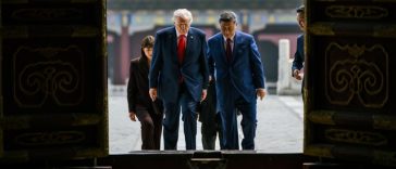 Summitul SUA-China: Trump, primit de Xi la sediul conducerii Partidului Comunist / Doar o mână de lideri americani au păşit vreodată în sediul extrem de păzit – despre care se dezvăluie public puţine lucruri