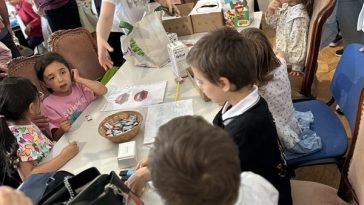 Ziua Internaţională a Copilului – Ateliere creative, spectacole, expoziţii, lansări de carte, proiecţii de film, la Tel Aviv, Tokyo, Stockholm, Londra, Madrid, Paris