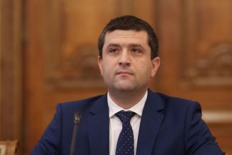 Radu Miruţă, întrebat cum vede o rezolvare a crizei politice: Fie cineva va ceda la condiţiile pe care le-a pus, fie PSD merge mai departe cu AUR