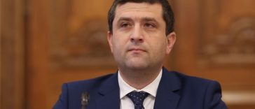 Radu Miruţă (USR), întrebat cine ar trebui să dea premierul: Nu există un răspuns clar / Avem o coaliţie PSD şi AUR / Guvernarea unei ţări nu este un joc politic, că gaşca de la Craiova cu gaşca de la Timişoara îşi fac diverse aranjamente