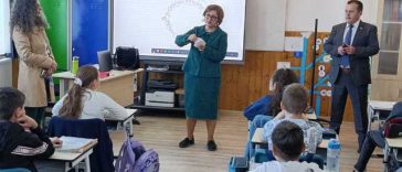 Nou program de educaţie pentru sănătatea orală, lansat de Colegiul Medicilor Stomatologi – Peste 1.500 de copii din mediul rural vor învăţa cum să îşi îngrijească dinţii corect / 66,3% dintre copii se confruntă cu carii dentare