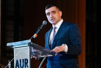 George Simion (AUR): Nicuşor Dan se întâlneşte în secret cu preşedinţii partidelor pe care le preferă. Încalcă Constituţia şi îşi formează propria majoritate şi propriul guvern / Este normal şi ne dorim să fim implicaţi în formarea viitorului guvern