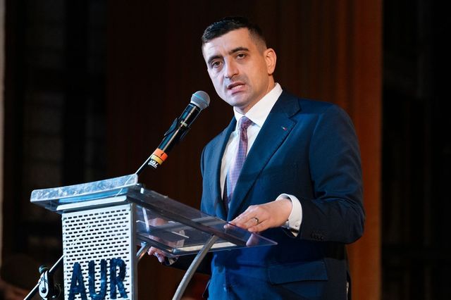 George Simion (AUR): Nicuşor Dan se întâlneşte în secret cu preşedinţii partidelor pe care le preferă. Încalcă Constituţia şi îşi formează propria majoritate şi propriul guvern / Este normal şi ne dorim să fim implicaţi în formarea viitorului guvern