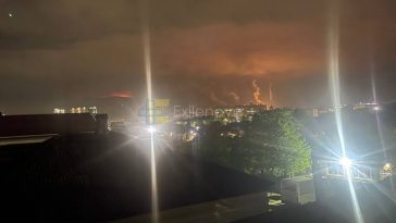 Incendiu la un depozit petrolier rus din Novorossiisk în urma unui atac cu drone ucrainene