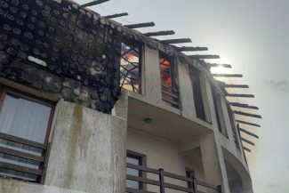 Tulcea: Incendiul care a afectat două pensiuni din Murighiol, stins/ Focul ar fi pornit, cel mai probabil, de la un coş de fum defect