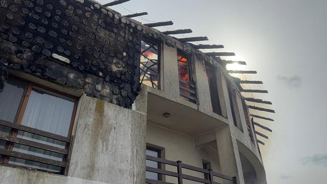 Tulcea: Incendiul care a afectat două pensiuni din Murighiol, stins/ Focul ar fi pornit, cel mai probabil, de la un coş de fum defect