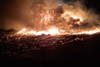 Incendiu puternic la groapa de gunoi a municipiului Oradea – FOTO, VIDEO