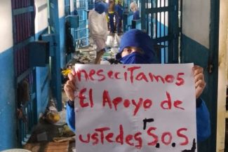Venezuela: Sute de deţinuţi au preluat controlul asupra unei închisori şi denunţă practicile de “tortură” – VIDEO