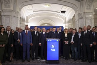 Bolojan: PNL, prin decizia pe care a luat-o, a respins, de fapt, încercarea PSD de a schimba conducerea PNL / Despre liberalii care vor rămânerea la guvernare: Nu este uşor să fii într-o intersecţie şi să nu te prostituezi, ca să fii la putere