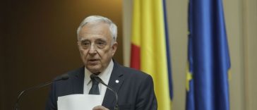 Guvernatorul BNR: Continuarea corecţiei fiscale este esenţială, inclusiv pentru stabilitatea aceasta a cursului / Ceea ce poate să împingă în sus creşterea economică sunt investiţiile. Şi în special investiţiile din surse externe