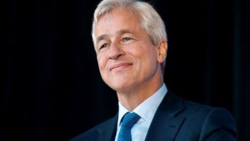 Jamie Dimon avertizează că JPMorgan ar putea reconsidera noul sediu din Londra, dacă Keir Starmer este înlăturat
