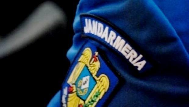 Jandarmeria Română, după finala Cupei României: 83 de sancţiuni contravenţionale, 21 de interdicţii de acces la meciuri / Materiale pirotehnice găsite în grupurile sanitare / Precizări despre un incident de la final – FOTO, VIDEO