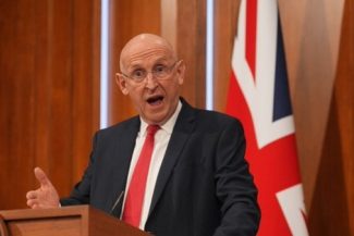 Semnalul GPS al avionului ministrului britanic al Apărării a fost bruiat în apropierea Rusiei. Piloţii au fost nevoiţi să recurgă la metode alternative pentru a determina poziţia avionului