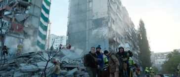 Cel puţin un mort şi 16 răniţi la Kiev într-un atac rus vast cu dronă şi rachetă balistică