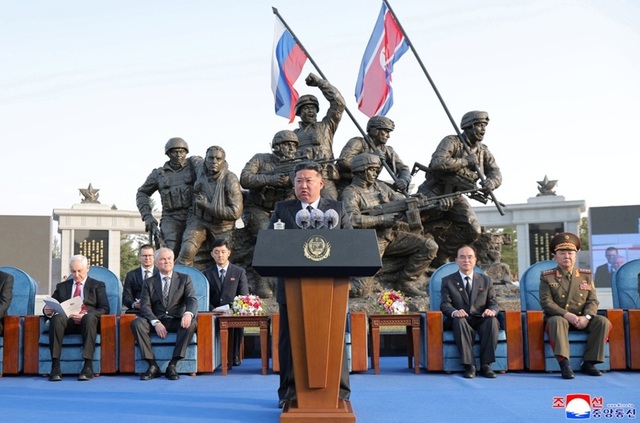 Coreea de Nord şterge o clauză din Constituţie privind reunificarea cu Coreea de Sud. Constituţia revizuită, revizuită în martie, cuprinde o nouă clauză care delimitează teritoriul nord-coreean, care include Coreea de Sud