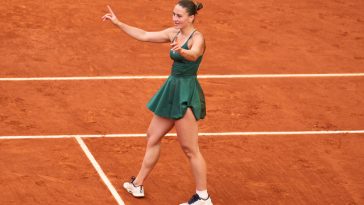 Tenis: “Slavă Ucrainei!” / Marta Kostyuk a învins-o pe rusoaica Andreeva în finală şi a câştigat titlul la Madrid
