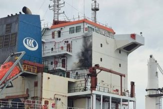 Un cargou chinez, KSL DEYANG, sub pavilionul Insulelor Marshall, lovit de o dronă rusească, în largul portului Odesa, cu o zi înainte de o întâlnire a lui Putin cu Xu în China. Altă navă, sub pavilionul Guineei-Bissau, atinsă de o dronă în aceeaşi zonă