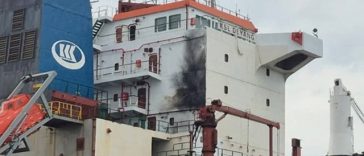 Un cargou chinez, KSL DEYANG, sub pavilionul Insulelor Marshall, lovit de o dronă rusească, în largul portului Odesa, cu o zi înainte de o întâlnire a lui Putin cu Xu în China. Altă navă, sub pavilionul Guineei-Bissau, atinsă de o dronă în aceeaşi zonă