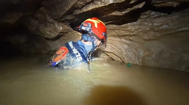 Cinci bărbaţi, salvaţi după ce au fost blocaţi timp de zece zile într-o grotă în Laos. Alţi doi bărbaţi, daţi în continuare dispăruţi