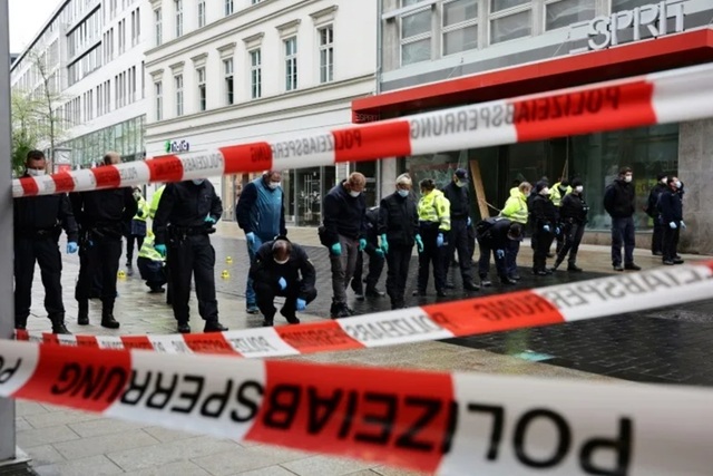 Suspectul german în vârstă de 33 de ani în atacul cu maşina de la Leipzig, soldat cu doi morţi şi şase răniţi, doi grav, internat de justiţia germană la psihiatrie