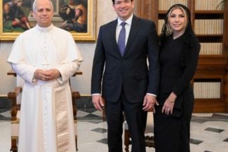 Secretarul de stat american Marco Rubio minimizează atacurile lui Trump la adresa Papei înaintea vizitei la Vatican